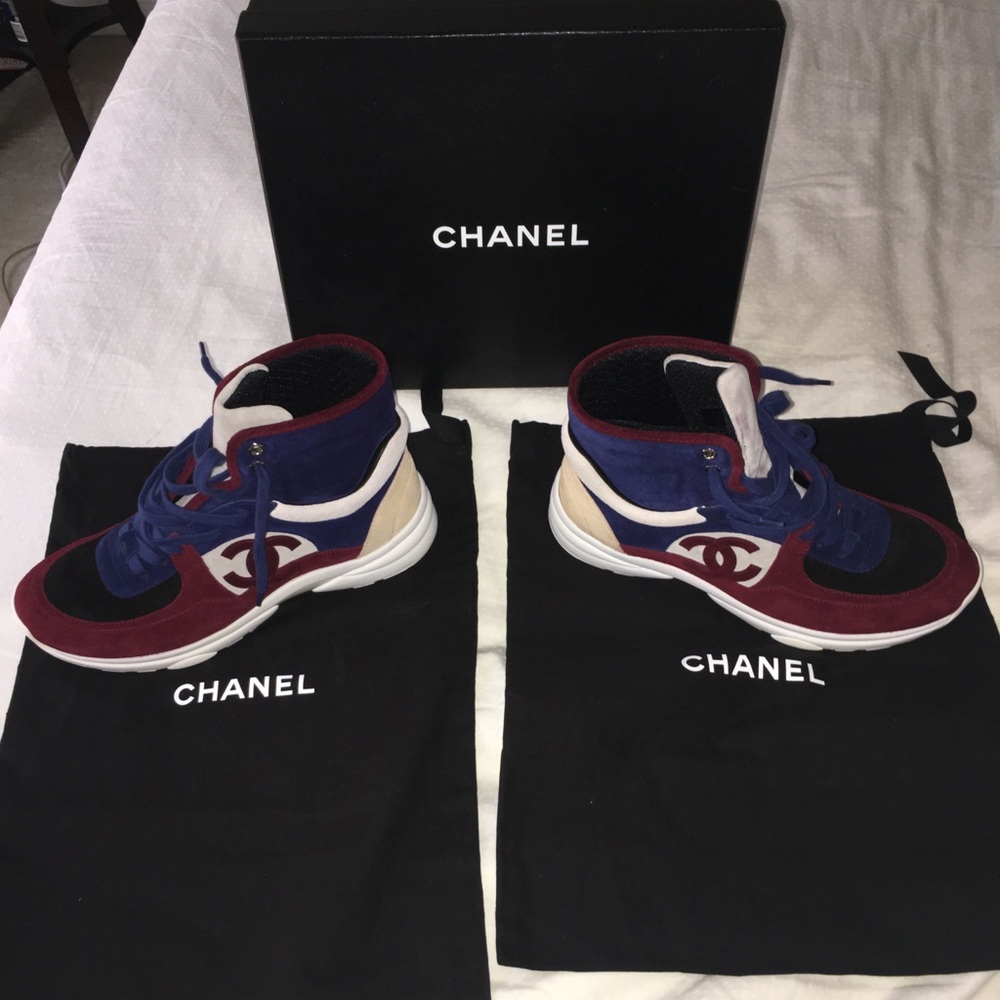 AUTHENTIC CHANEL SNEAKERS *K0986*